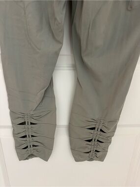 Athleta Salutation Stash Pocket Cinch Leggings in Sage